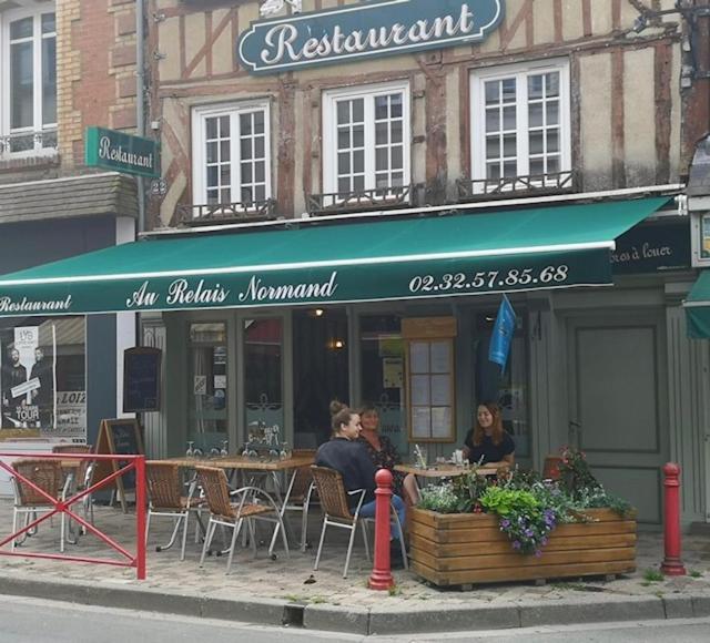 Logement 2 Pieces Au Relais Normand Cormeilles  Exteriör bild